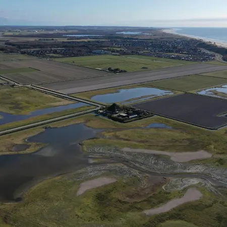 Kemp De Hut, In Natuurgebied En Vlakbij Het