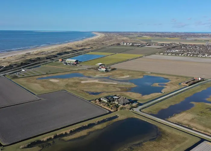De Hut, In Natuurgebied En Vlakbij Het Camping *
