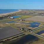 De Hut, In Natuurgebied En Vlakbij Het Camping *